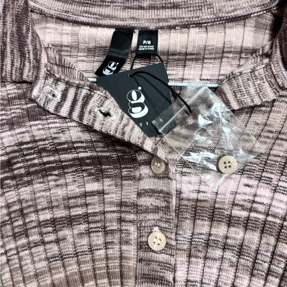 Garage Ribbed Button-Up Collared Crop Top - Picture 3 of 4